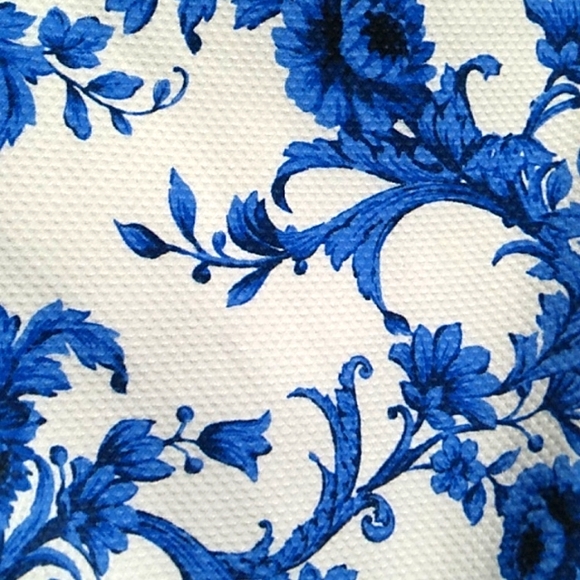 SALE! Forever 21 Essentials Peplum Top Sz.M Like New (BX86) - Picture 3 of 7